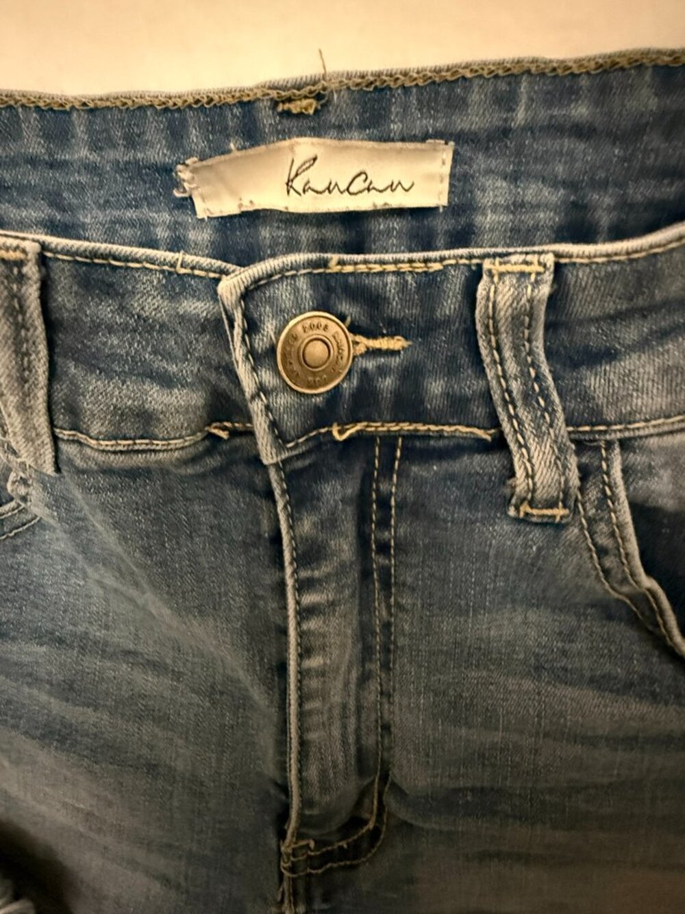 KanCan High Rise Frayed Hem Denim‎ Shorts Medium Wash Stretch Size 9/28 - Picture 3 of 7